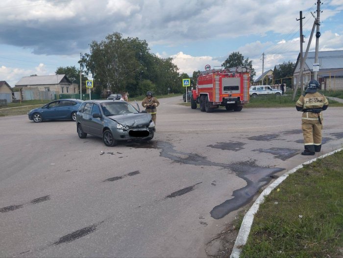 Вчера в селе Шигоны произошло столкновение двух автомобилей