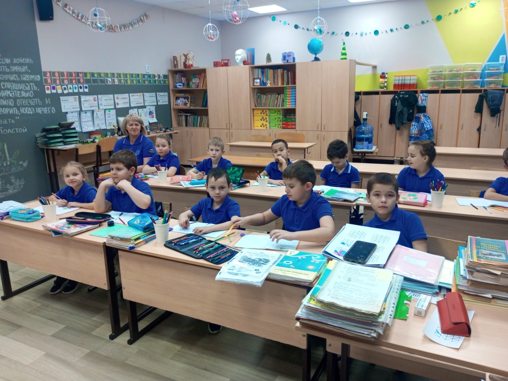 Инструктор пожарно-спасательной части № 122 Отряда № 45 напоминает основные правила при запуске петард и фейерверков