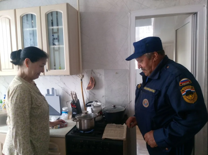 В Исаклинском районе продолжаются профилактические мероприятия, направленные на обеспечение соблюдения правил пожарной безопасности