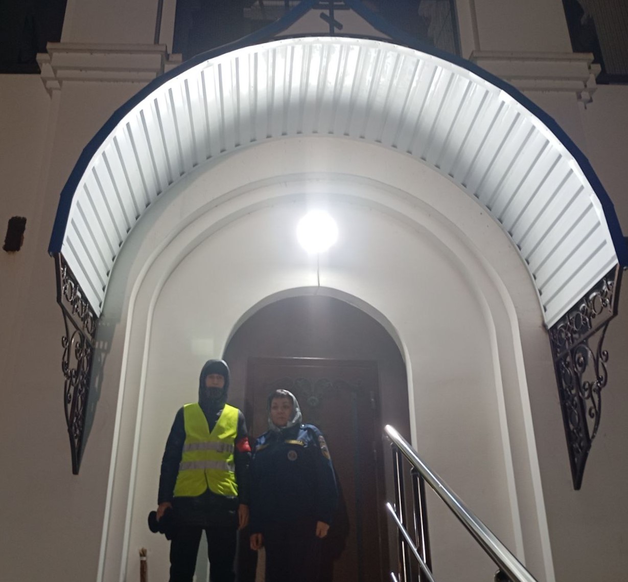 В ночь с 6 на 7 января на мероприятиях, связанных с празднованием Рождества Христова, наши специалисты обеспечили безопасность в Шигонском, Исаклинском, Елховском и Борском районах