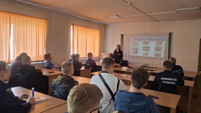 Специалисты пожарно‑спасательного отряда № 30 прошли обучение по оказанию первой помощи при ДТП