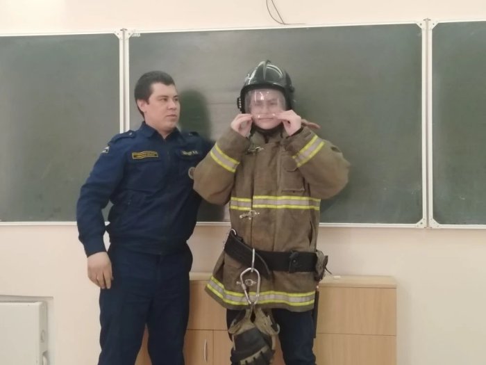 Продолжаются уроки мужества в учебных заведениях Самарской области