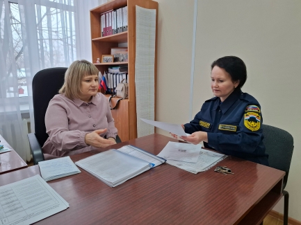 В селе Утевка Нефтегорского района состоялись профилактические беседы с местными жителями о соблюдении правил пожарной безопасности