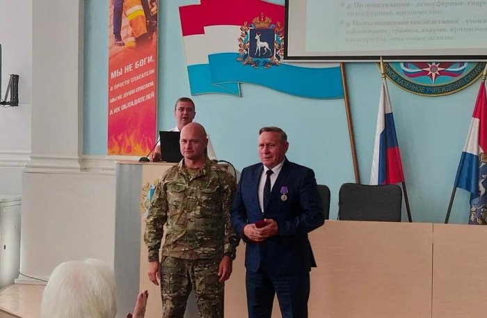 Руководитель регионального ГКУ «Центр по делам гражданской обороны, пожарной безопасности и чрезвычайным ситуациям» Вячеслав Исаев награжден медалью «Атаман Ермак Тимофеевич»