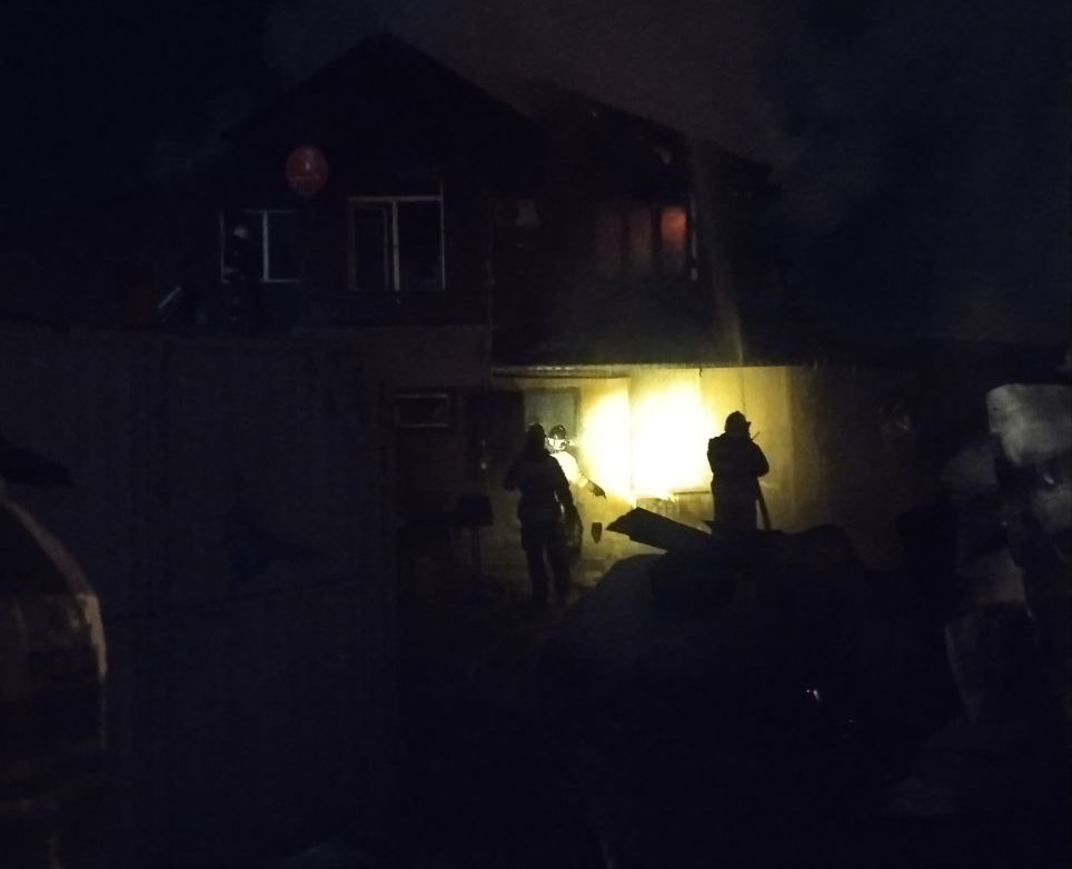 Волжские огнеборцы работали на ликвидации пожара ранга 1-БИС