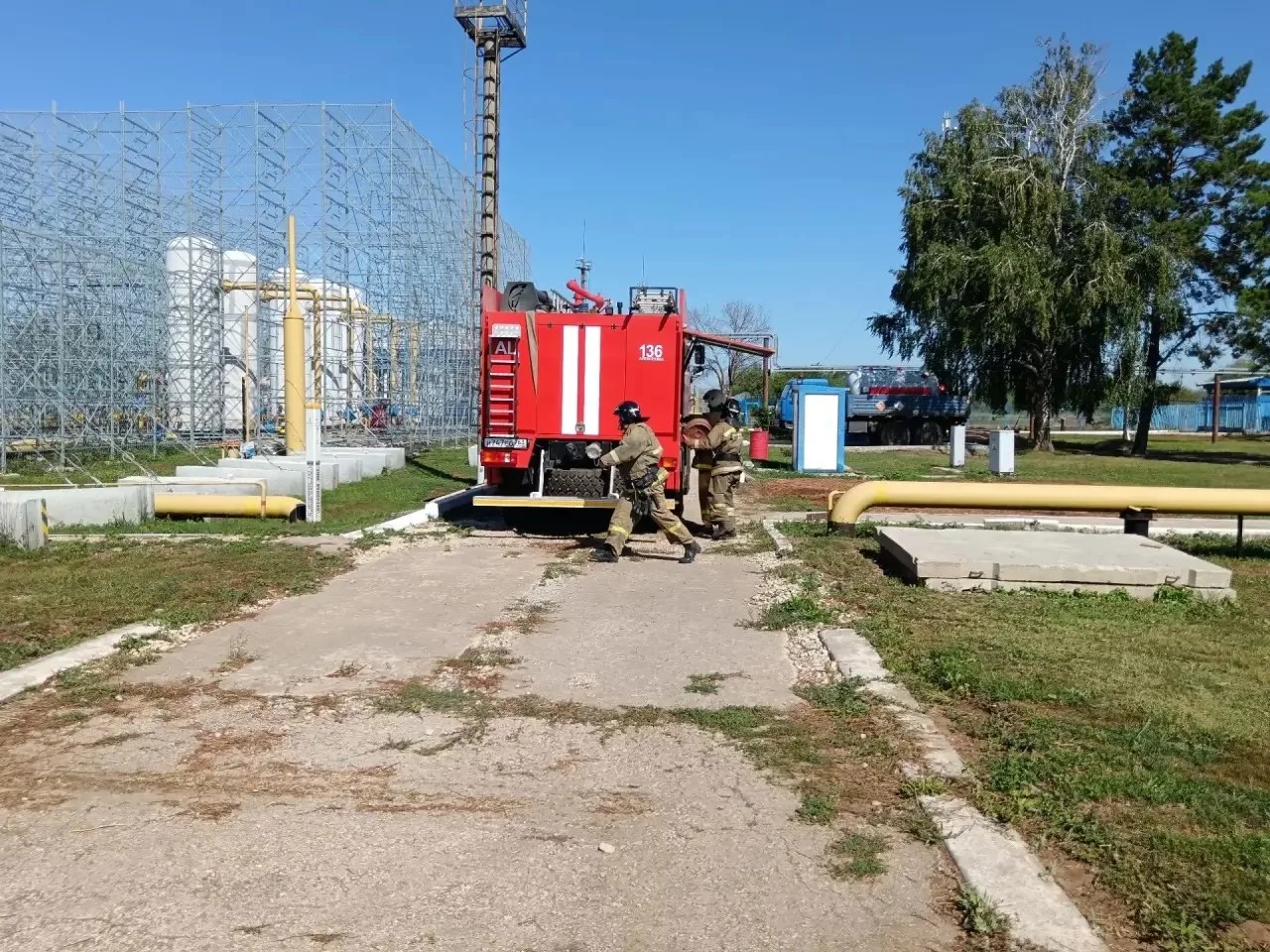 В Кинельском районе на территории одного из социально значимых объектов прошло пожарно-тактическое учение