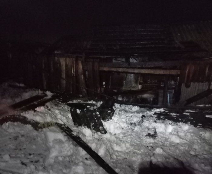 Вчера вечером в Хворостянском районе загорелся сарай