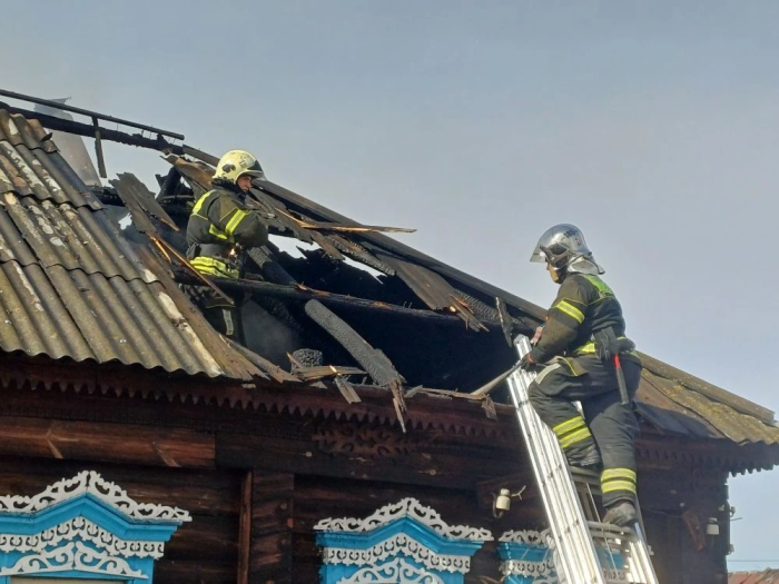 Наши огнеборцы сегодня днем работали на пожаре по рангу 1-БИС