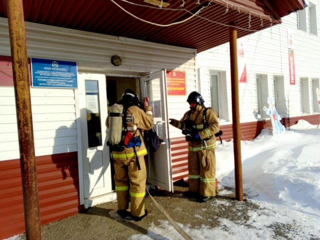 Пожарно-тактическое занятие на социально значимом объекте в Челно-Вершинском районе проведено в рамках учебного плана