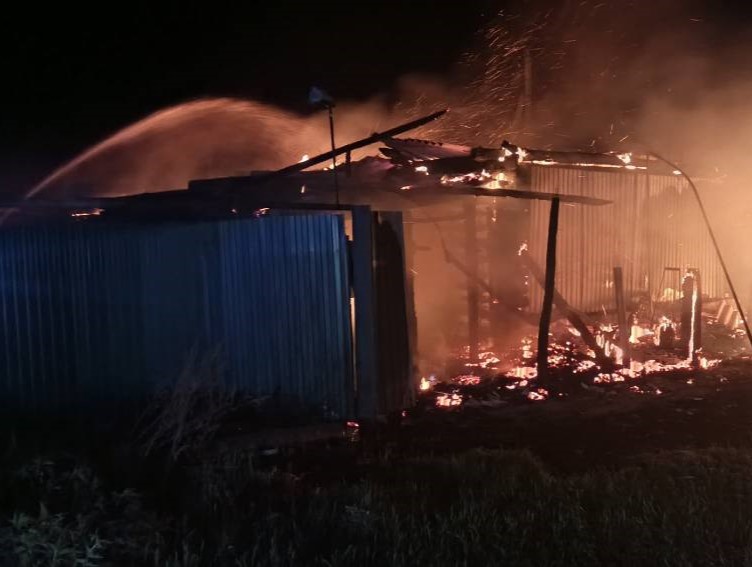 Пожар в жилом доме случился сегодня ночью в Кошкинском районе   