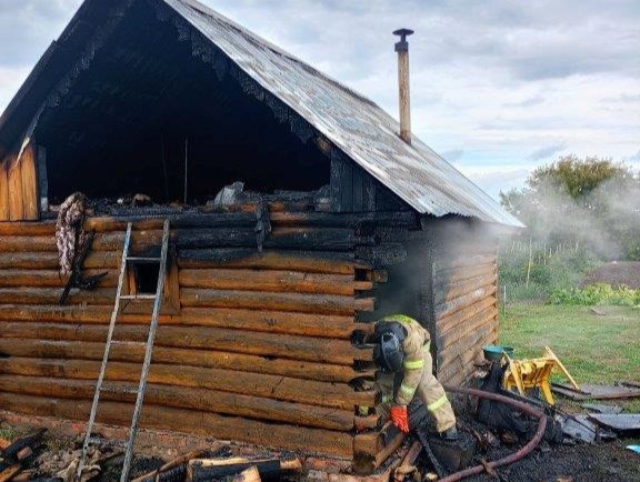 В селе Богдановка Борского района сегодня днем горела баня