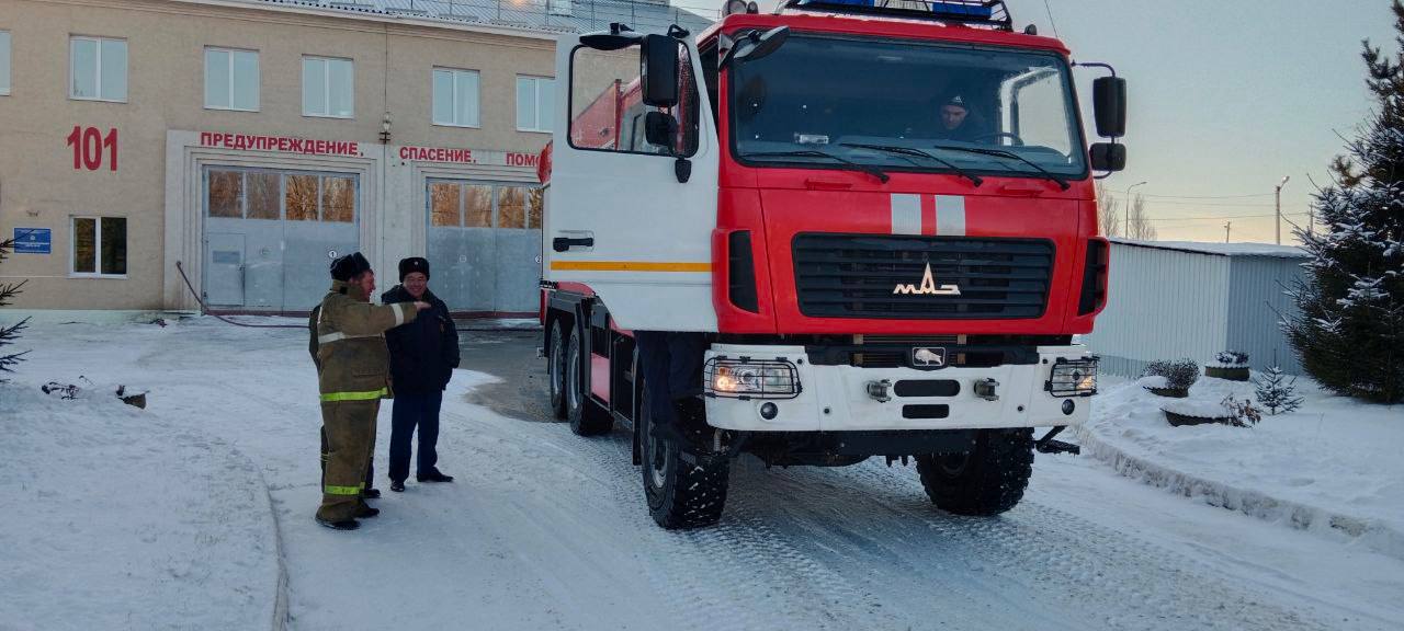 В преддверии Нового года пестравские и красноярские огнеборцы получили новую технику