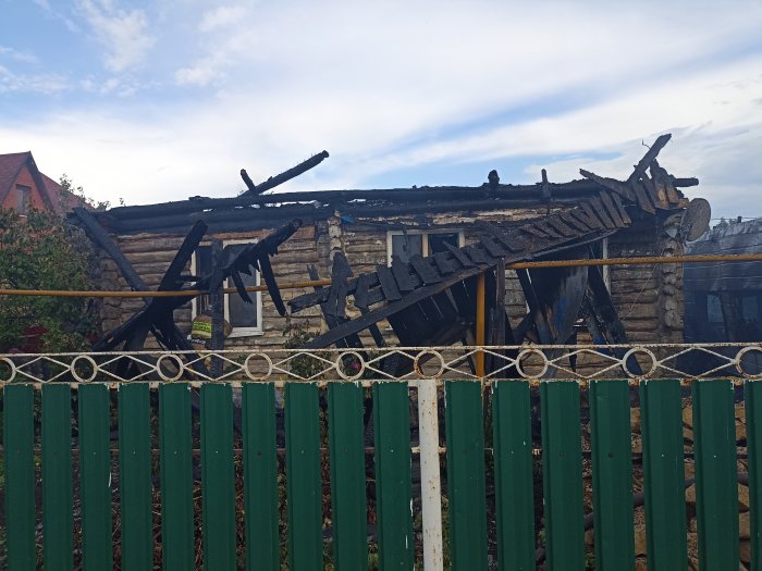 Девяносто квадратных метров были объяты огнем вчера в Шенталинском районе