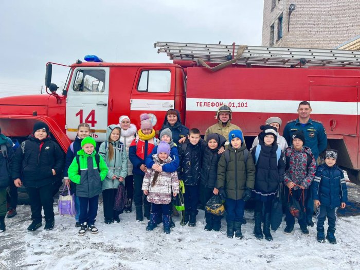 Кинельские школьники в гостях у наших огнеборцев