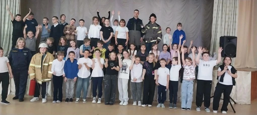 Урок пожарной безопасности прошел в одной из школ Елховского района