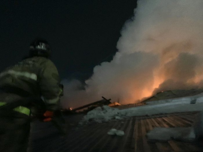 Сегодня ночью кинельские огнеборцы ликвидировали пожар на площади 150 квадратных метров