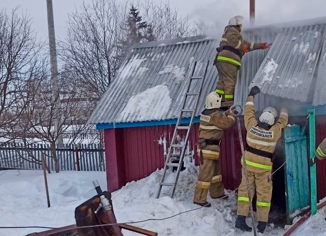 Прошедшие выходные выдались «жаркими» для наших огнеборцев и в Похвистневском районе 