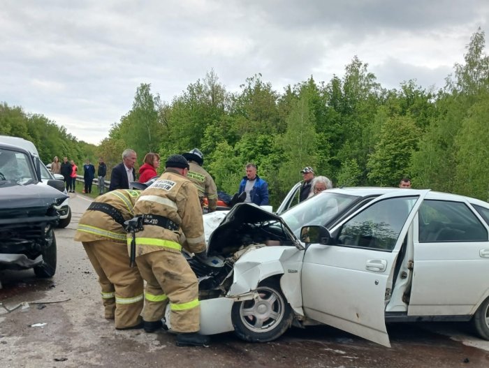 В Шенталинском районе произошло столкновение двух автомобилей