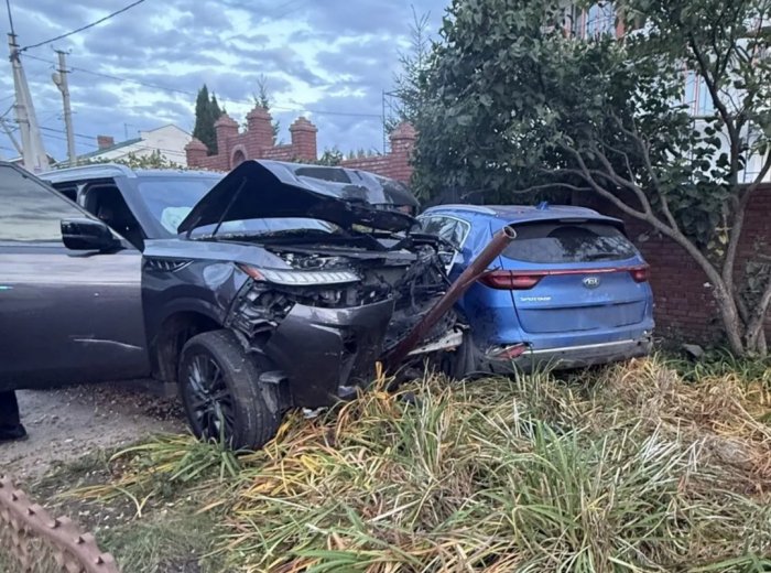 Вчера в селе Подстепки Ставропольского района произошла автоавария