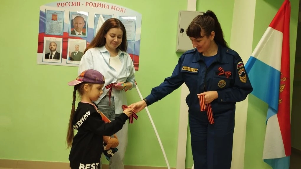 Специалисты из Пестравского и Сызранского районов также присоединились к Всероссийской акции «Георгиевская ленточка», став частью большого патриотического движения