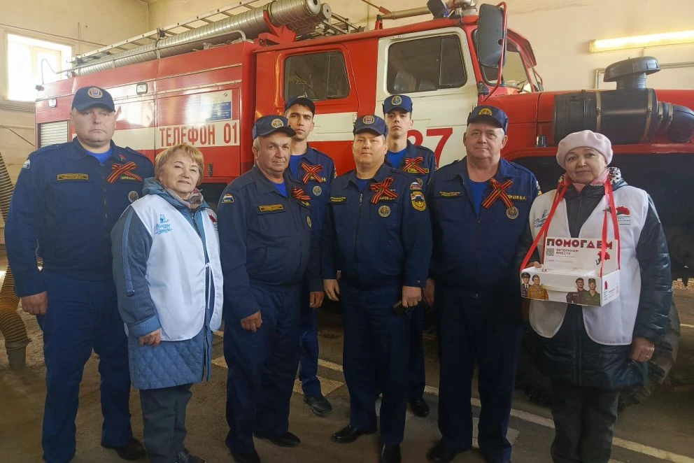 В Елховском районе представители пожарно-спасательной части № 137 пожарно-спасательного отряда № 49 стали участниками Всероссийской акции «Красная гвоздика»