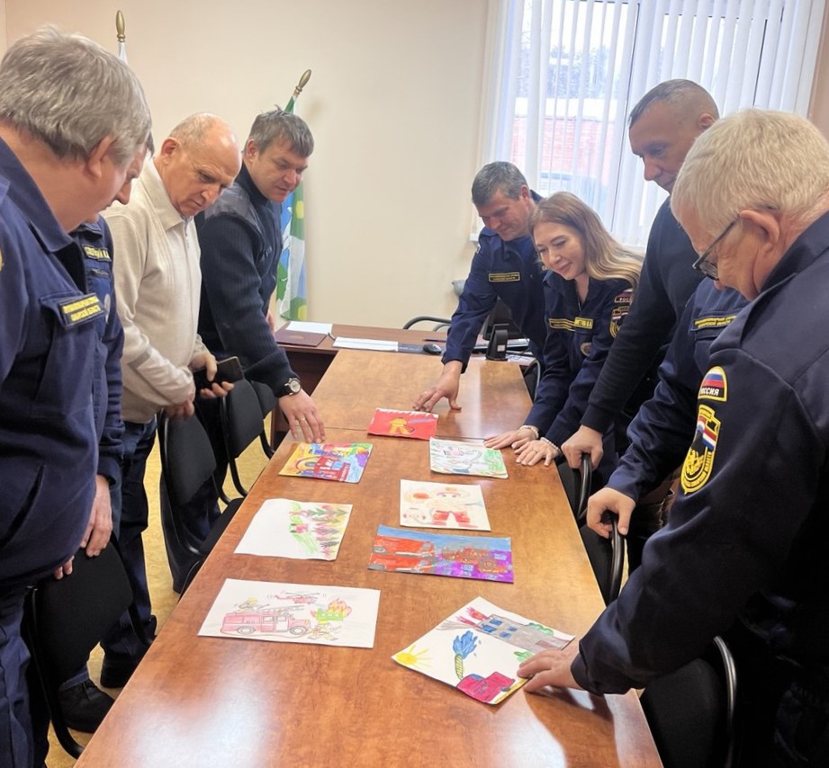 В пожарно спасательном отряде № 46 завершился первый этап конкурса детских рисунков «Мои родители работают в противопожарной службе»