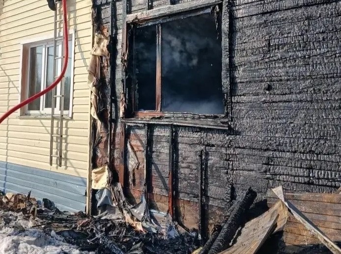 Возгорание дома на площади 120 квадратных метров произошло в Волжском районе