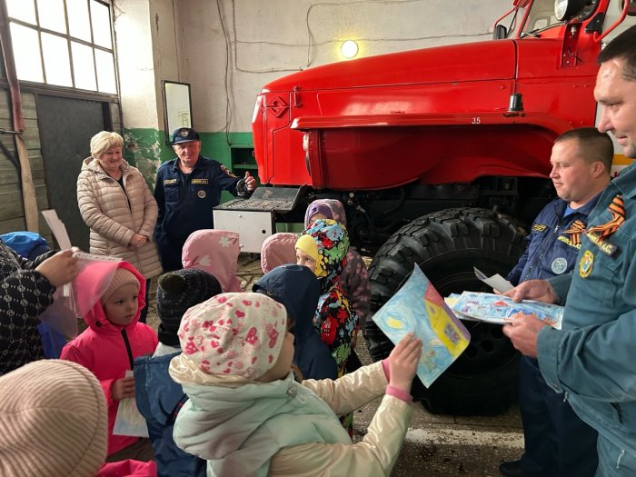В гостях у пожарных   