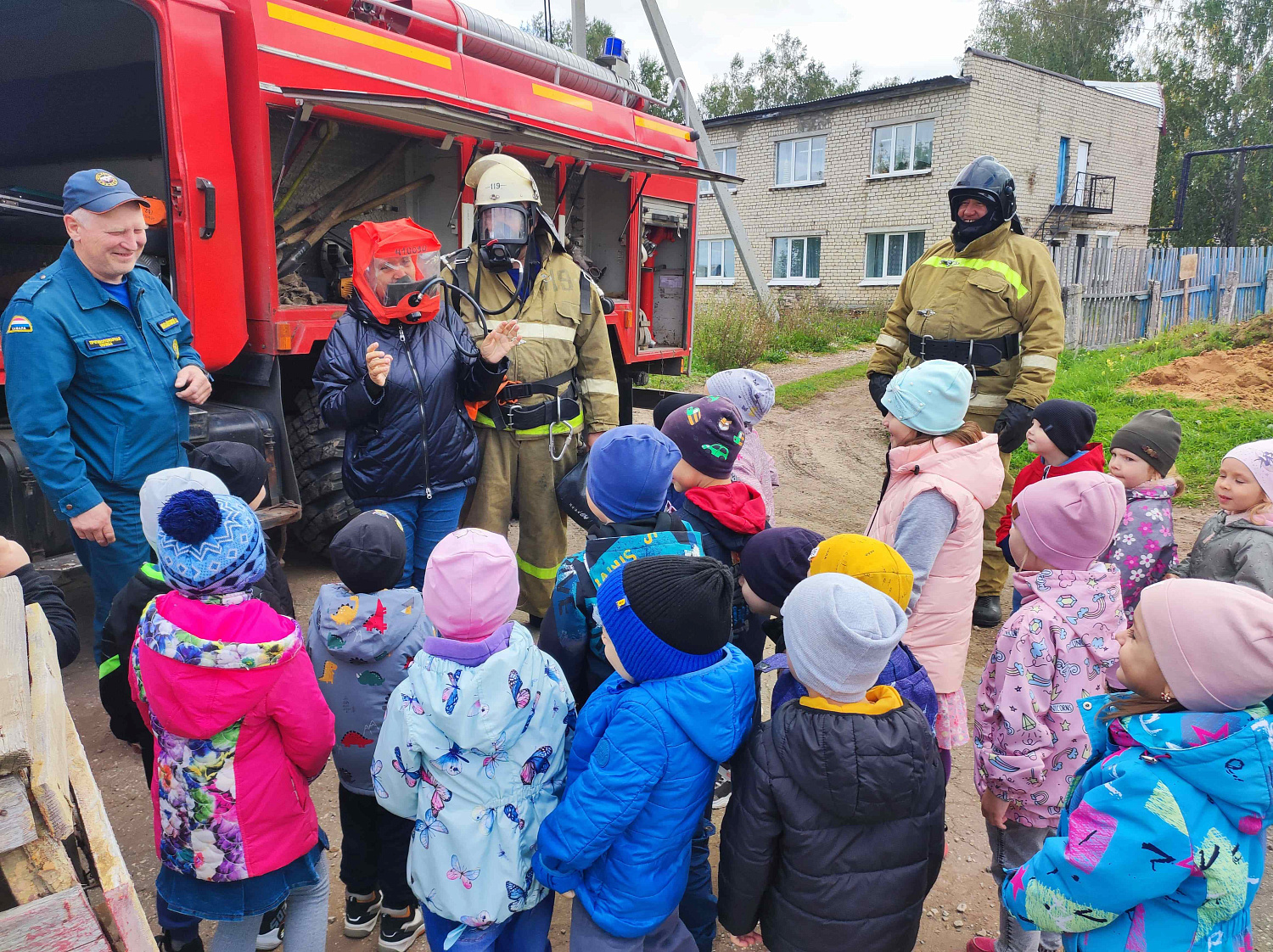 Пожарным можешь ты не быть, но должен знать, как поступить!