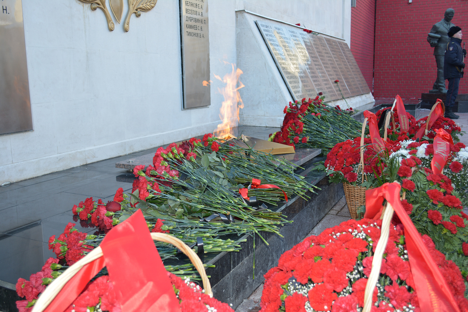 25 лет с момента трагедии. В Самаре почтили память сотрудников, погибших при исполнении служебных обязанностей