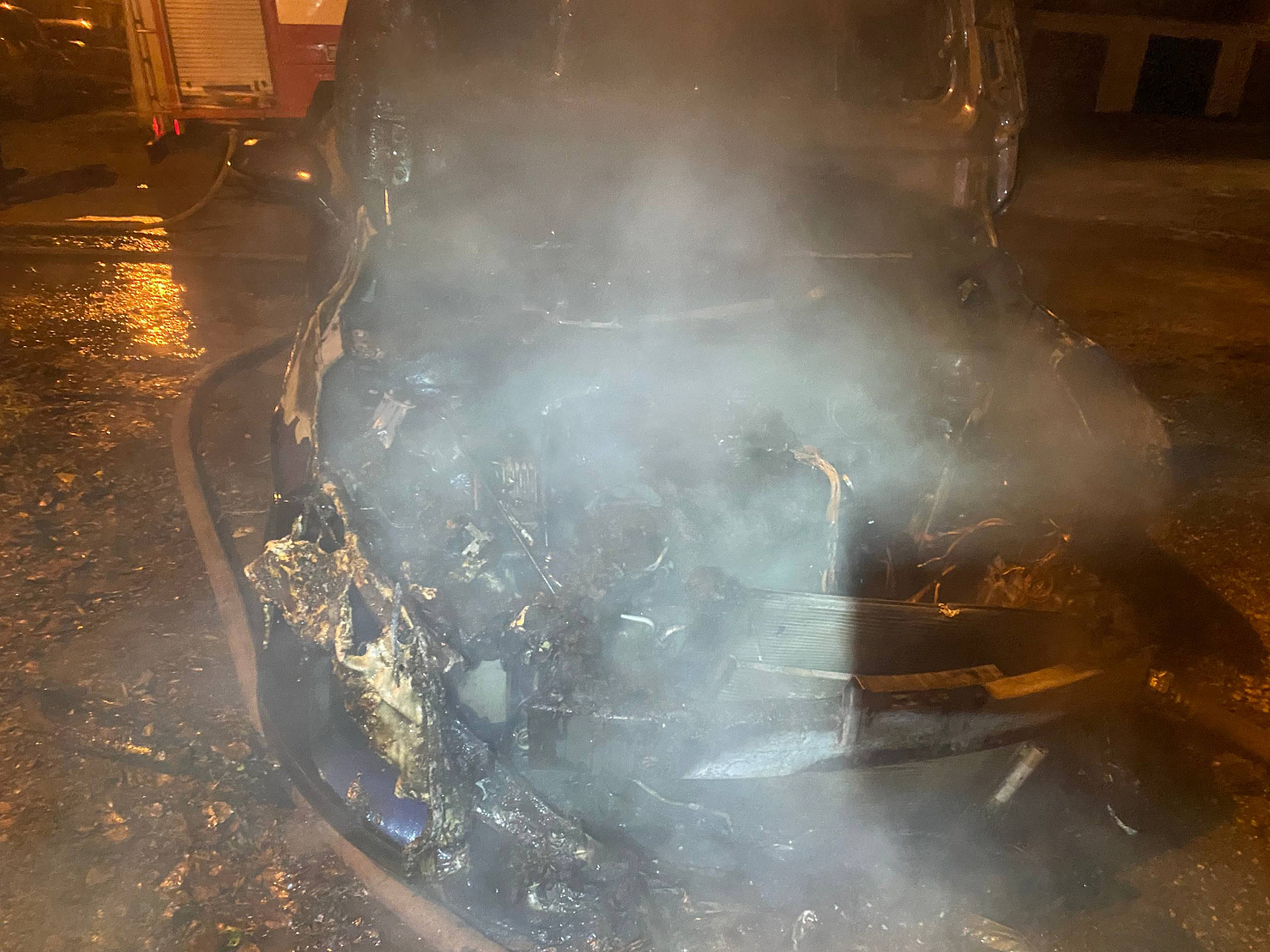 В поселке городского типа Суходол произошло возгорание автомобиля