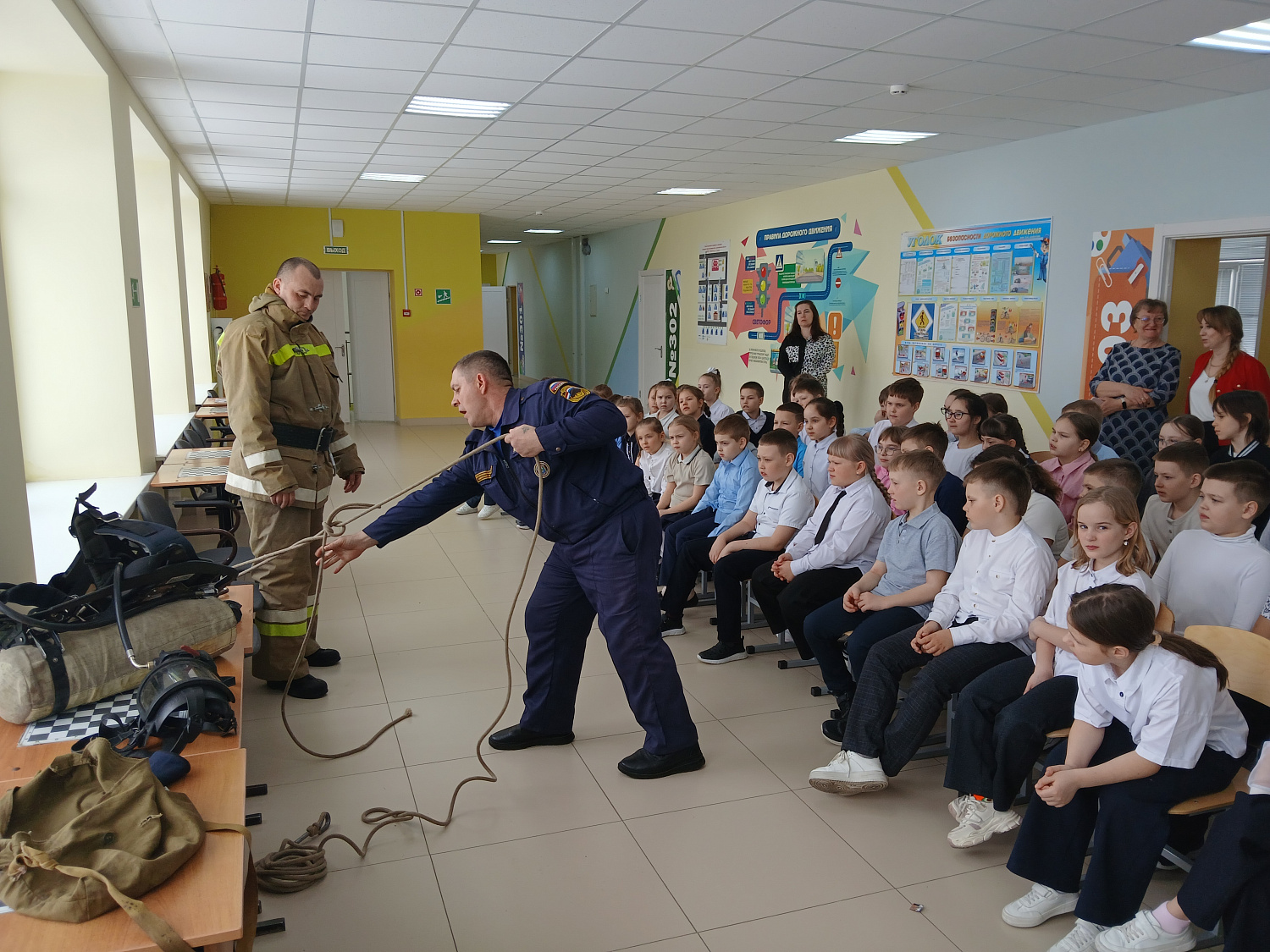 Продолжаются открытые уроки, приуроченные к празднованию Всемирного дня гражданской обороны