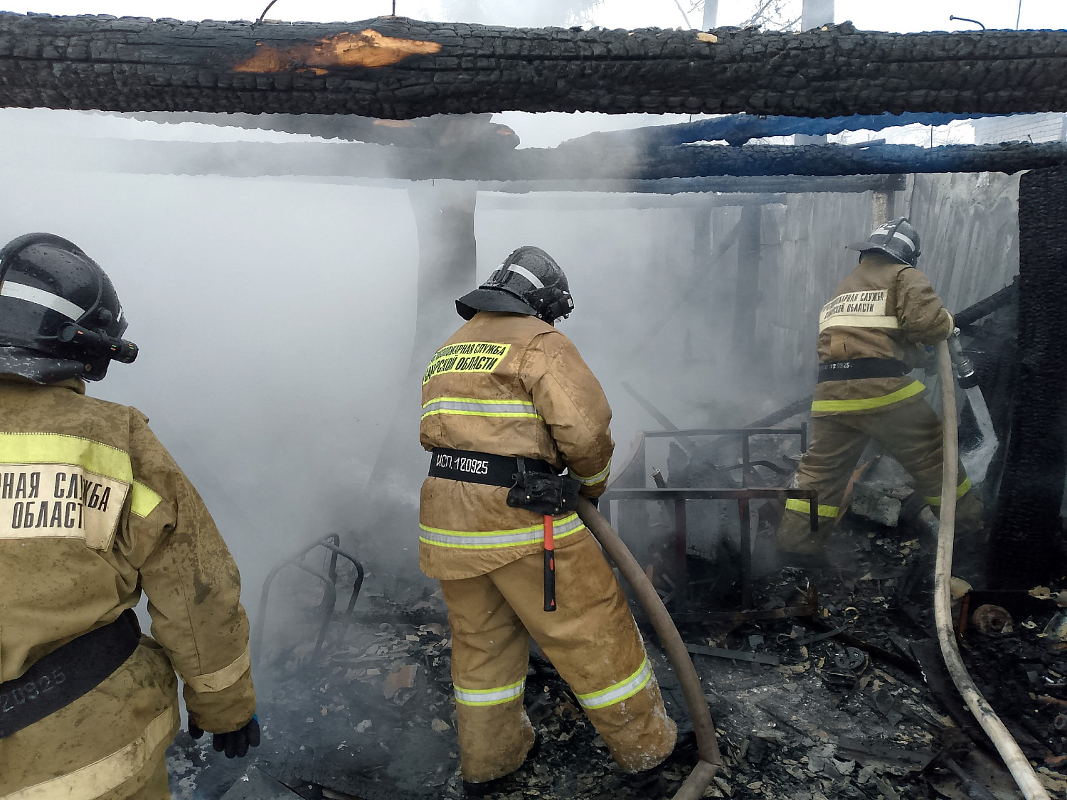 Челно-Вершинские огнеборцы не допустили распространения огня на дом и надворные постройки