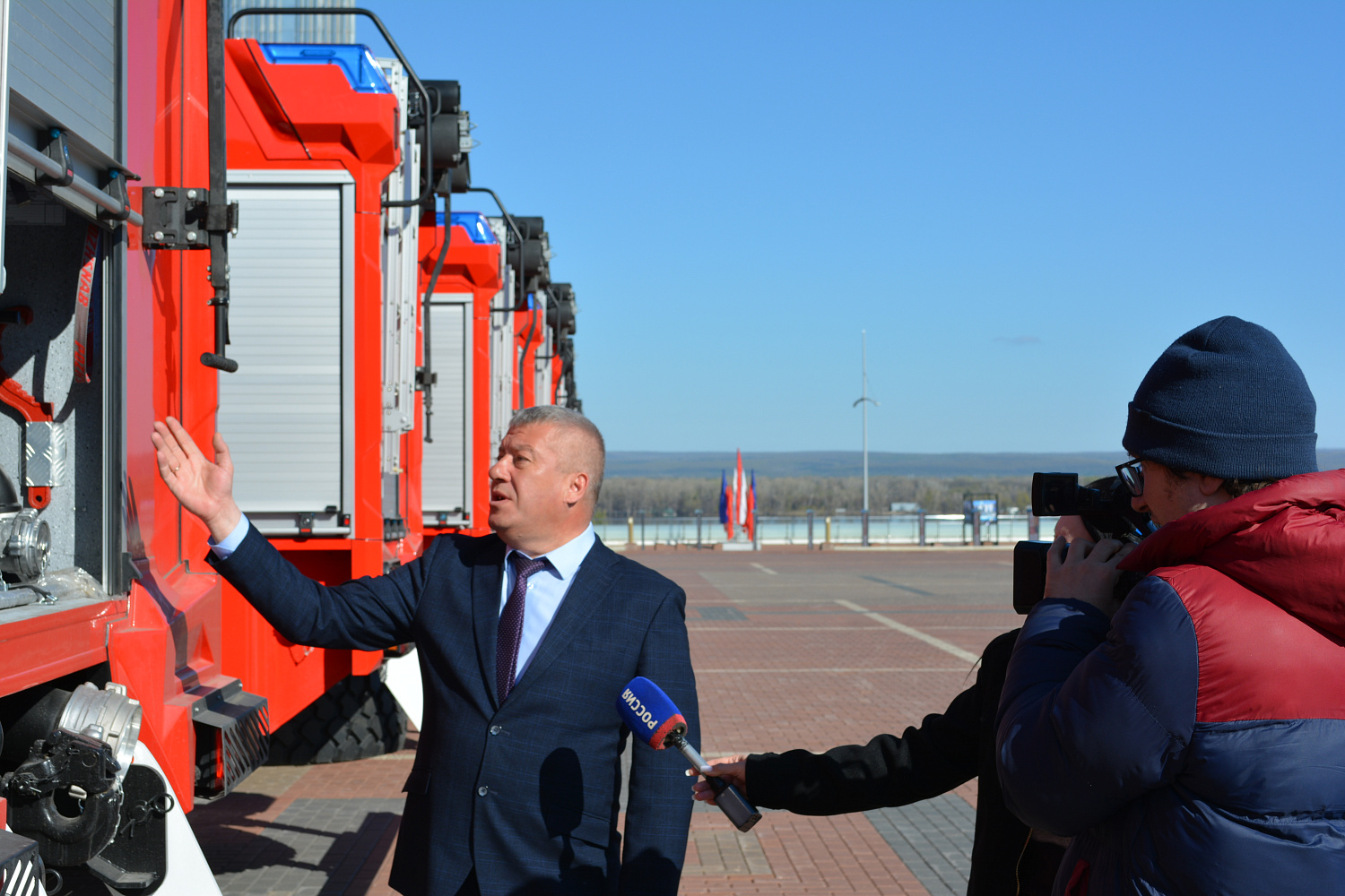 В День пожарной охраны Российской Федерации в Самаре прошла церемония передачи в пожарно-спасательные подразделения области новых спецавтомобилей