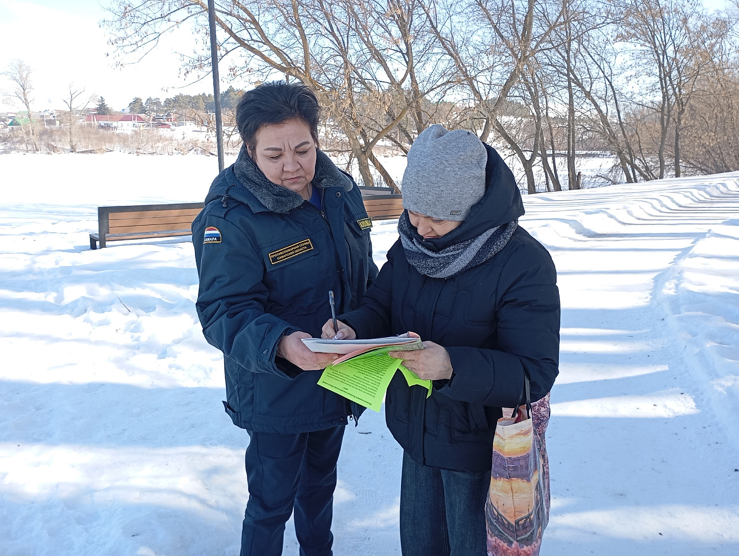 Выход на весенний лёд опасен