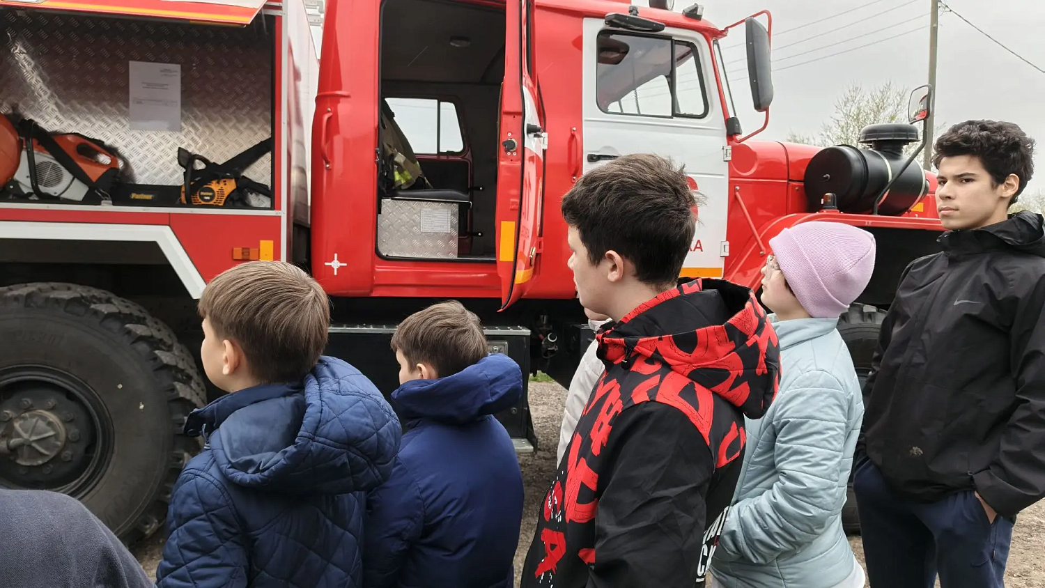 В Алексеевском районе ребята познакомились с профессией пожарного