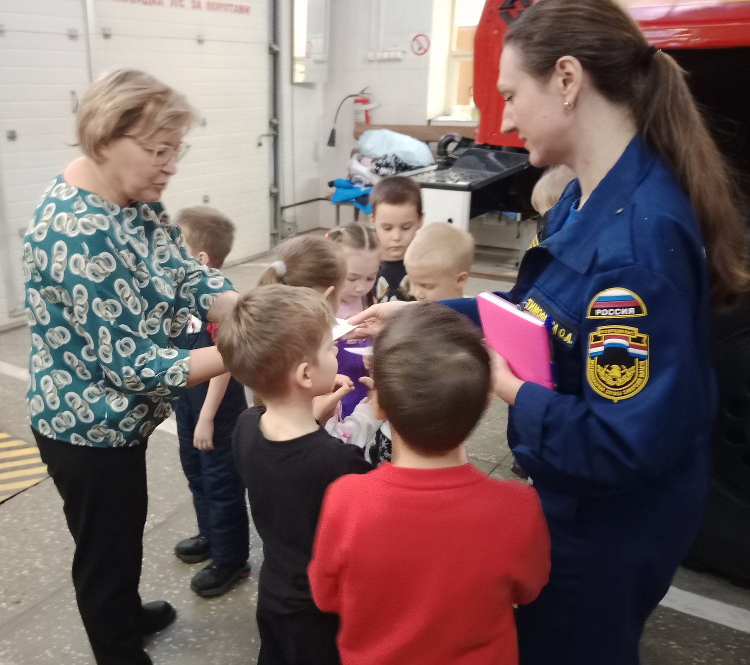 Повторяем противопожарные правила с нашим инструктором пожарно-спасательной части № 125 