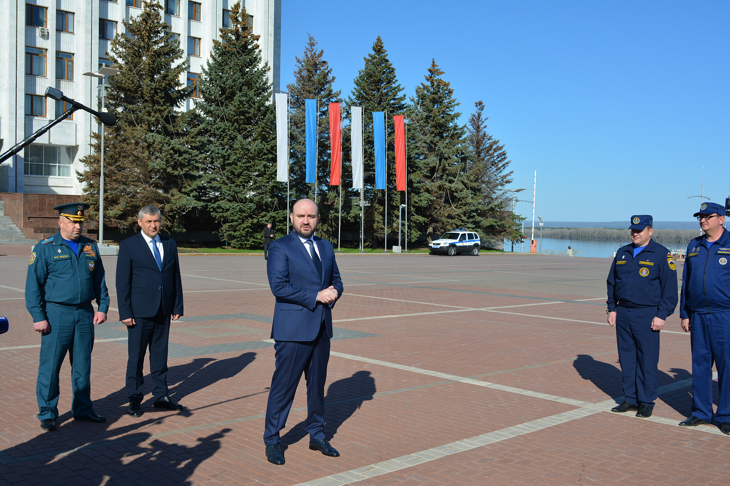 В День пожарной охраны Российской Федерации в Самаре прошла церемония передачи в пожарно-спасательные подразделения области новых спецавтомобилей