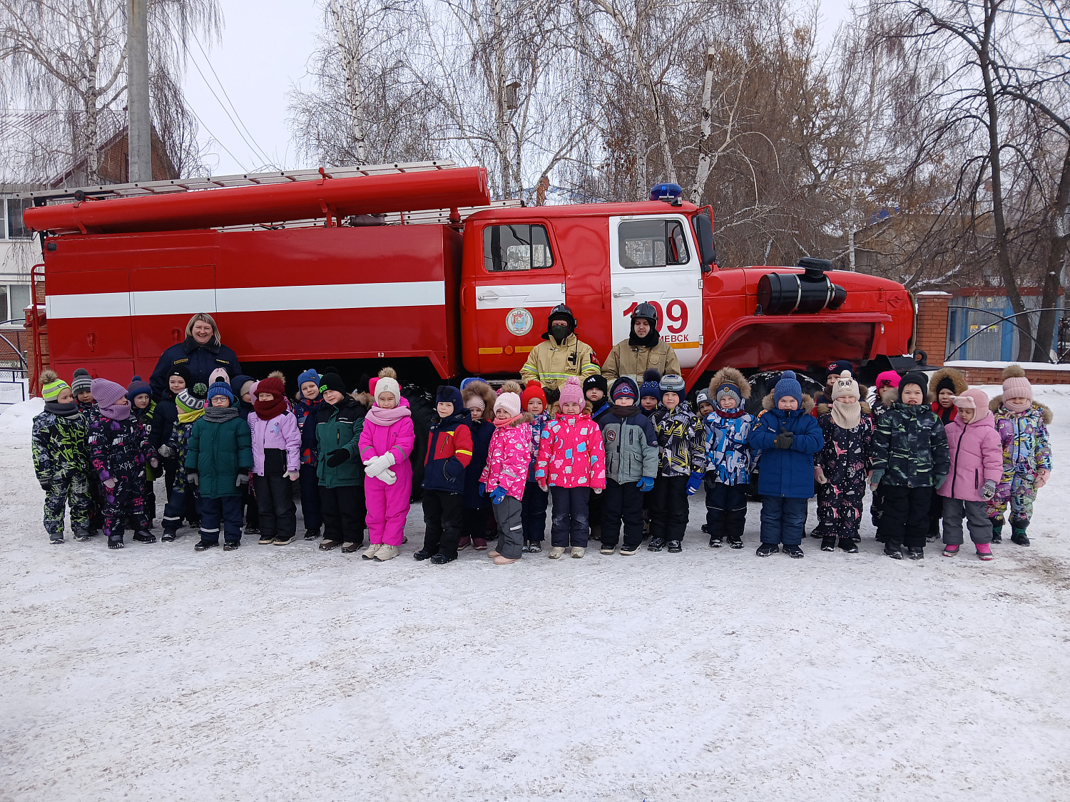 Увлекательное знакомство с пожарной машиной