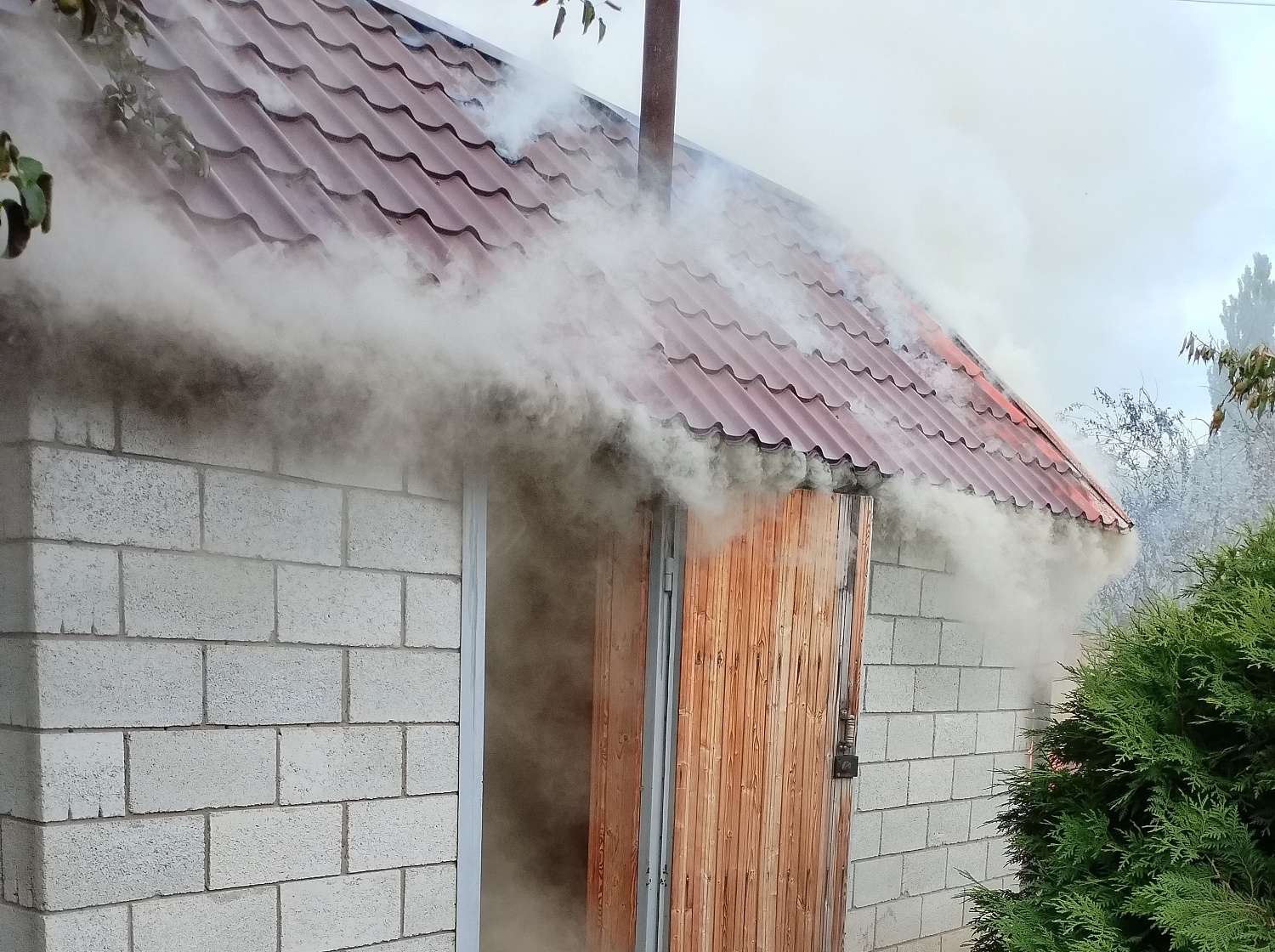 В Ставропольском районе ликвидировано возгорание бани на площади 24 квадратных метра
