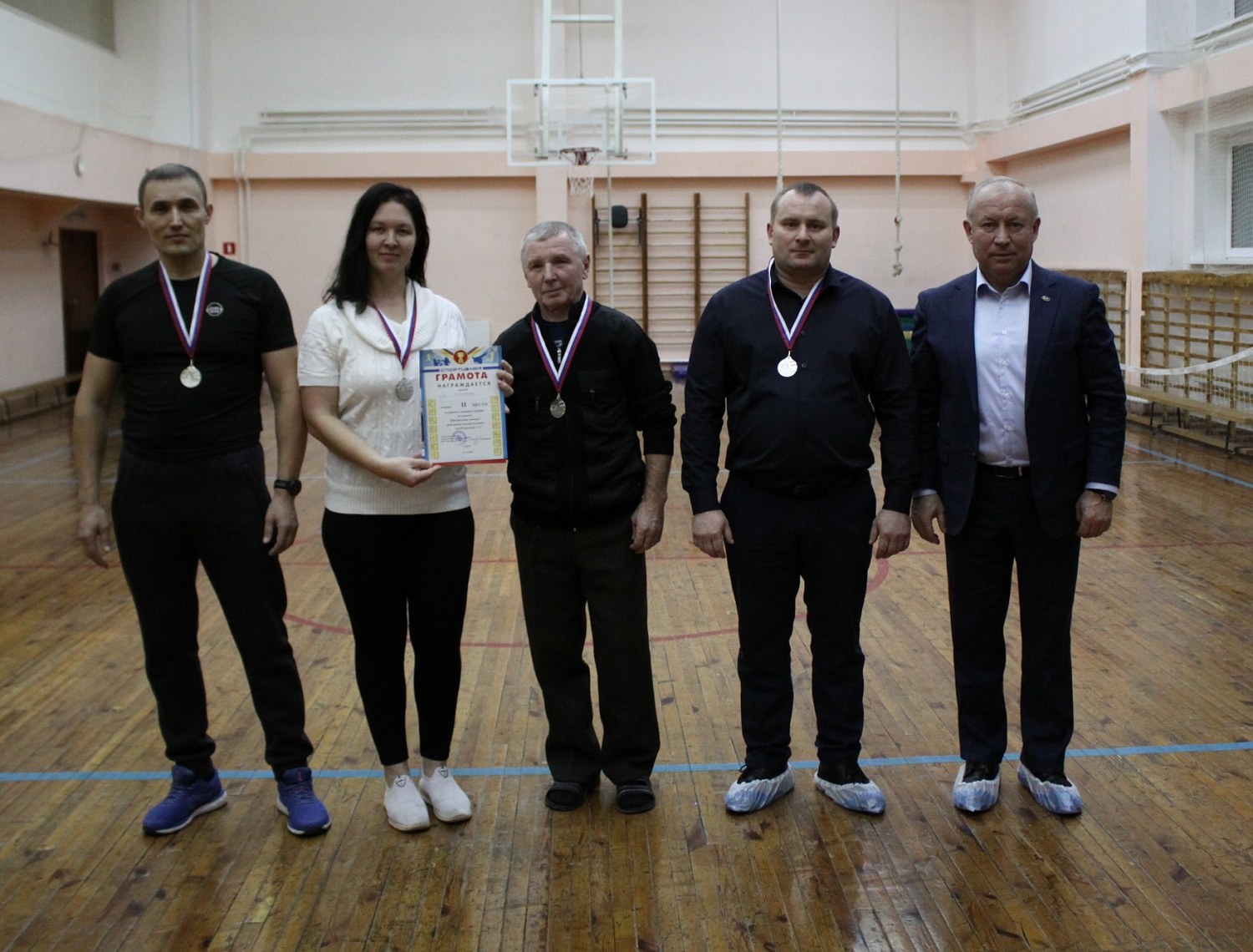 «Предновогодние заплывы» прошли в Исаклинском районе