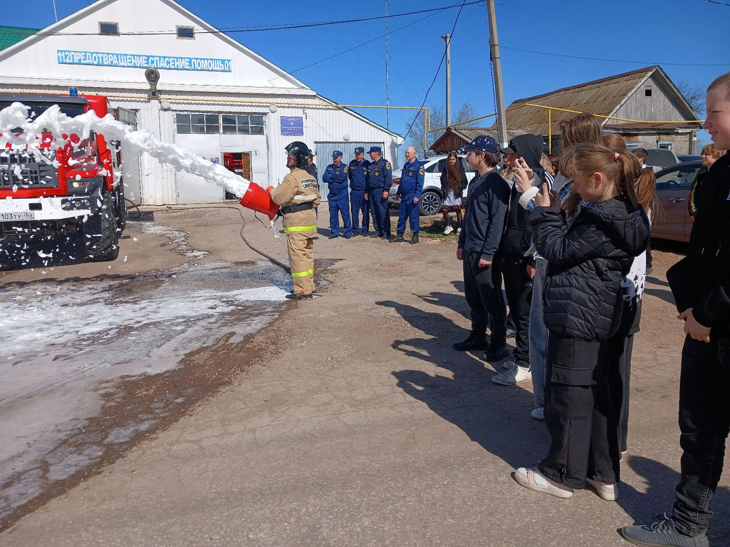 Профессиональное ориентирование: старшеклассники Клявлинского района познакомились с профессией пожарного