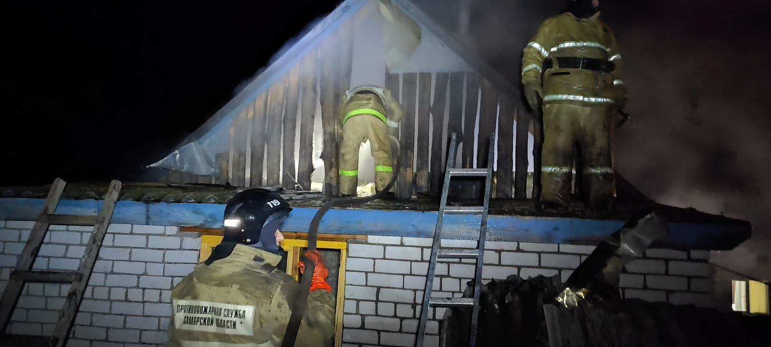 В Клявлинском районе загорелось чердачное помещение бани