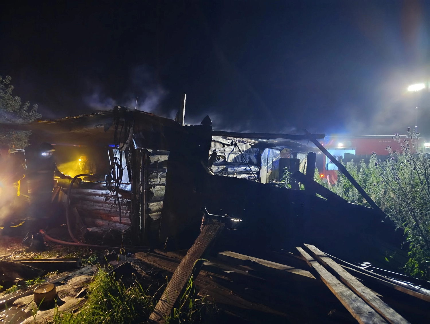 Ночной пожар в Красноярском районе