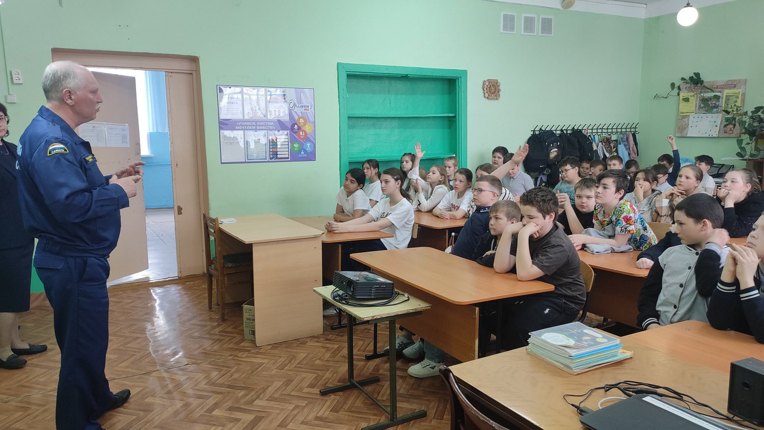 К Всероссийским открытым урокам мужества присоединились и представители пожарно-спасательной части № 119