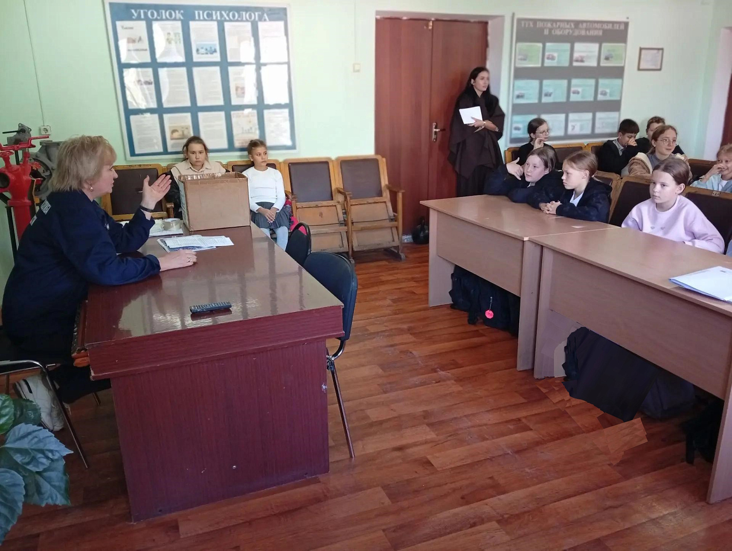 В Безенчукском районе наши огнеборцы встречали юных гостей