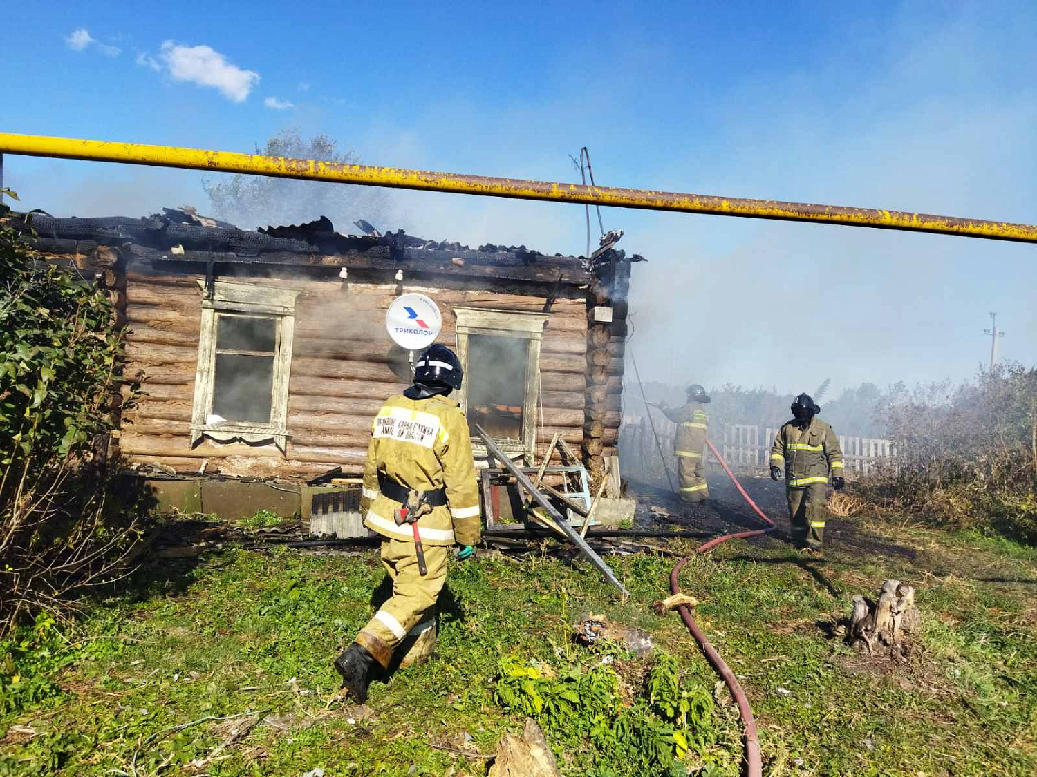 В Красноярском районе 22 сентября горел частный дом на площади 60 квадратных метров