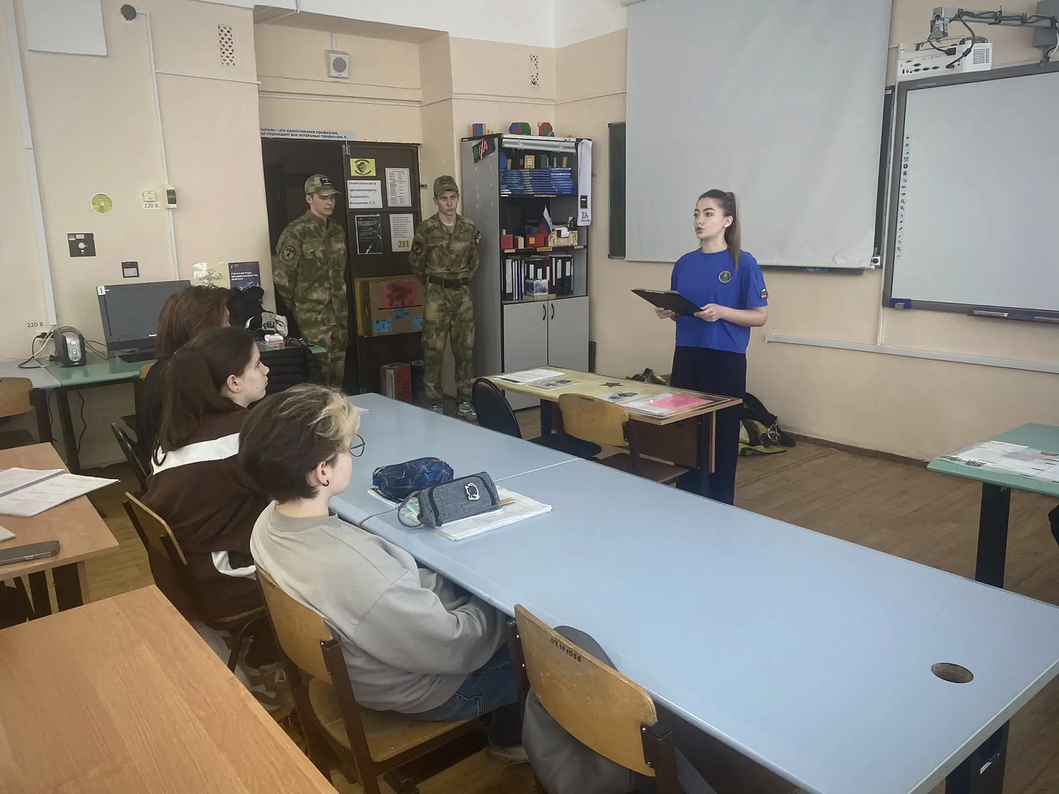 Представители пожарно-спасательного отряда № 44  провели открытый урок в безенчукском техникуме