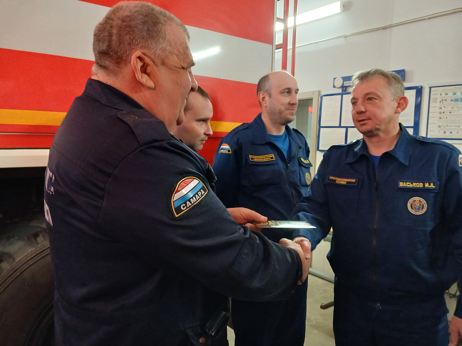 Ветераны пожарной охраны принимают поздравления