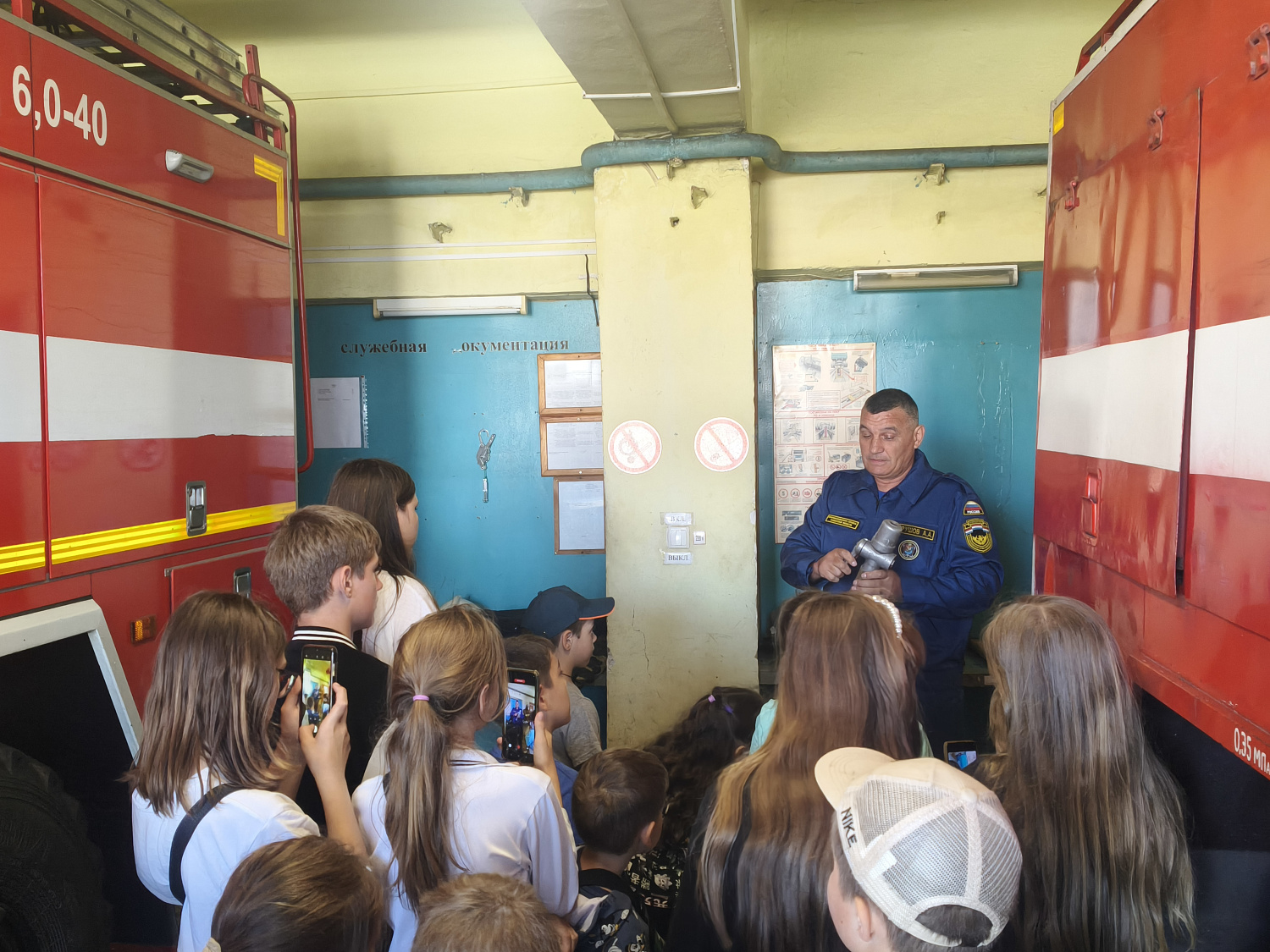 Увлекательное знакомство детей с пожарной техникой в Ставропольском районе